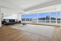 Building Photo - 440 Kent Ave