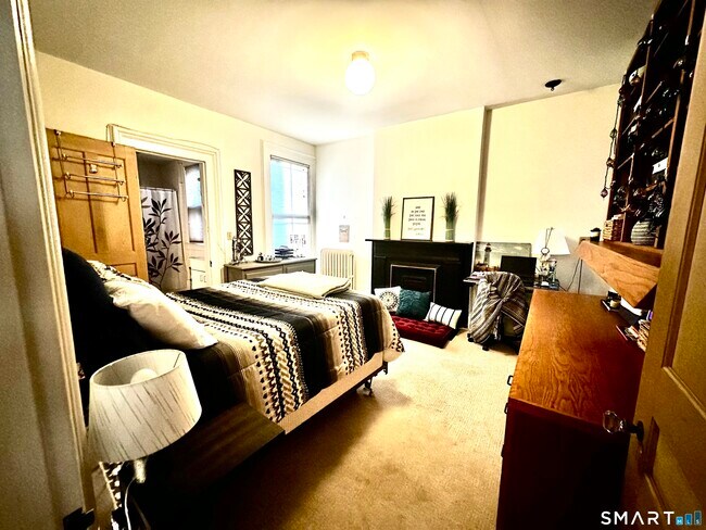 Building Photo - 95 Olive St