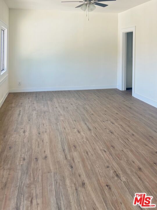 Building Photo - 522 W Vernon Ave