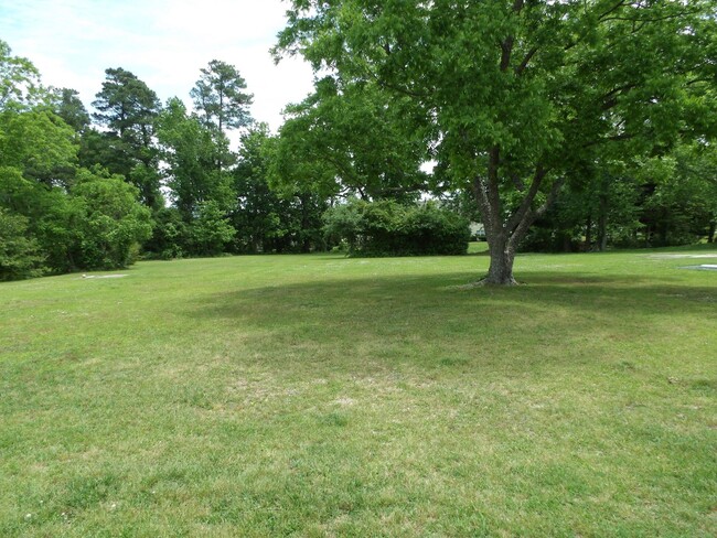 Building Photo - 3Bd/2BA   Brick Ranch Home