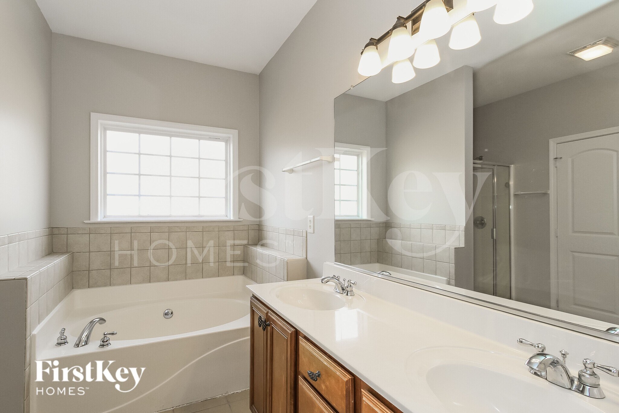 Building Photo - 3117 Knoll Ridge Dr