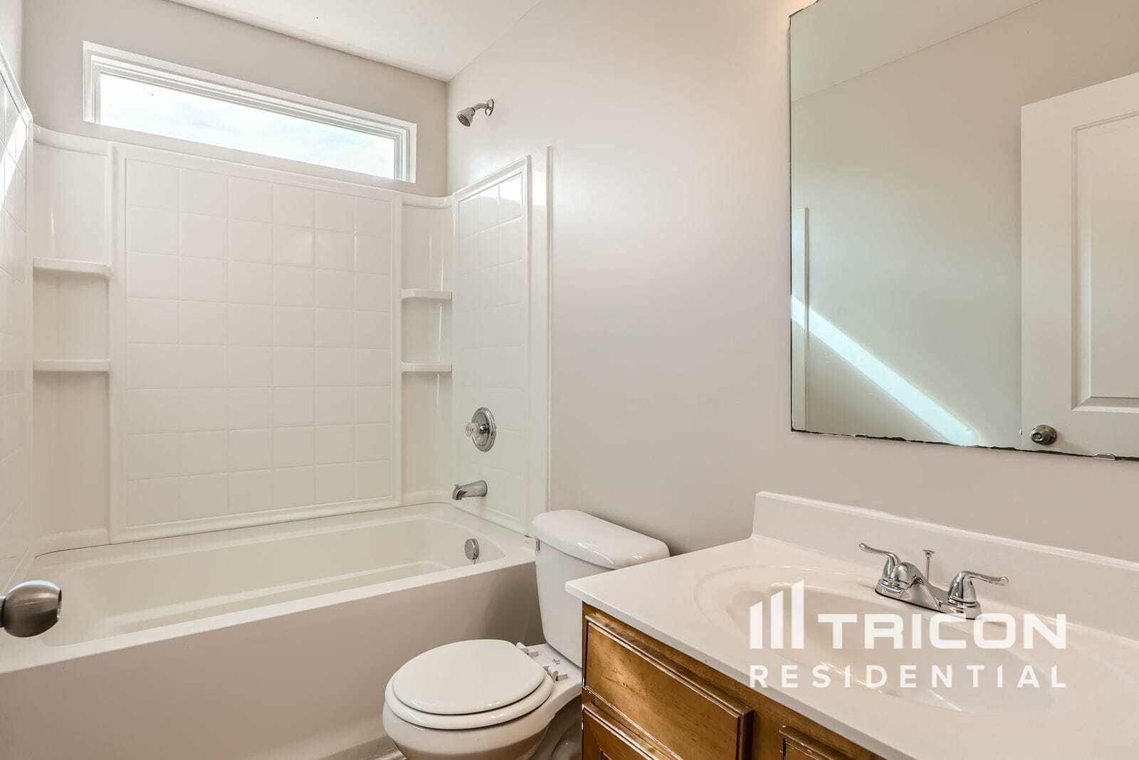 Building Photo - 12733 Oakton Hunt Dr