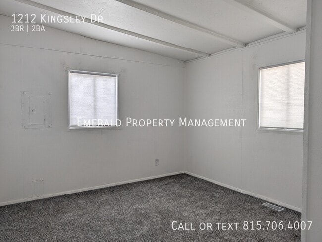 Building Photo - 1212 Kingsley Dr
