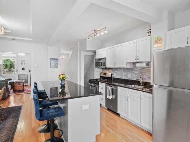 Building Photo - 1813 Bay St SE