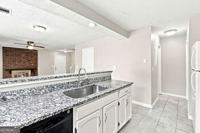 Building Photo - 5557 Clover Rise Ln