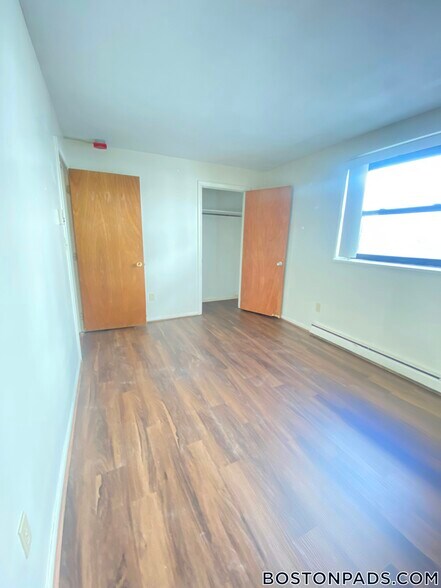 Building Photo - 70 Jamaicaway