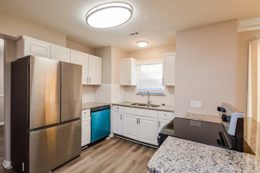 Building Photo - 1693 Laurel Creek Cir