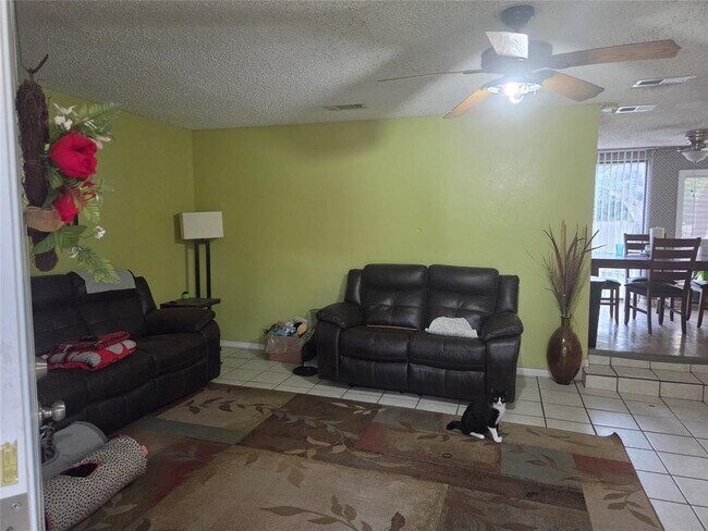 Building Photo - 8716 Clearbrook Trail