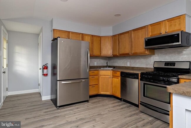 Building Photo - 130 Pulaski Ave