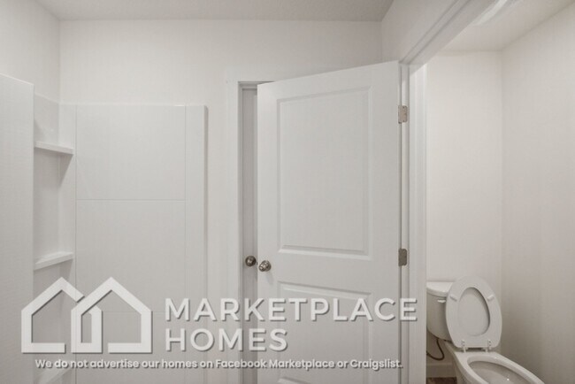 Building Photo - 4033 NE Billie Ln