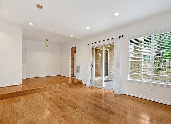 Building Photo - 16879 Bluewater Ln