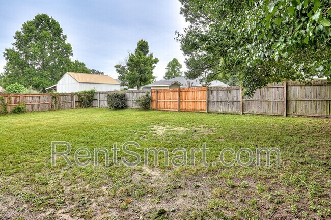 Building Photo - 4705 E Creek Mill Ct