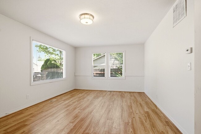 Building Photo - Updated Single-Level Home with Modern Kitchen, Natural Light & Parking