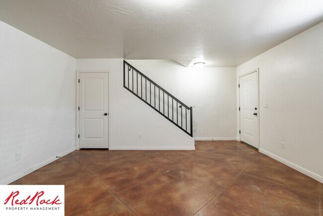 Building Photo - End Unit, DOG-FRIENDLY 3 Bedroom Townhome ...