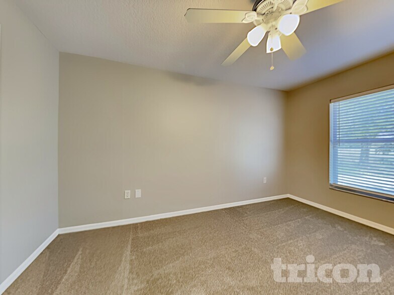Building Photo - 10211 Summerview Cir