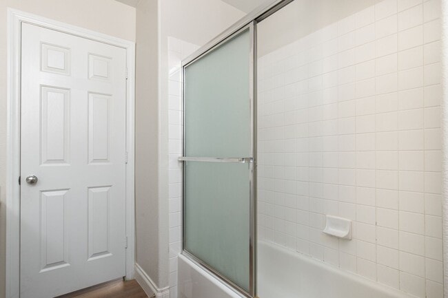Building Photo - Recently renovated 4 br home in the Southwest