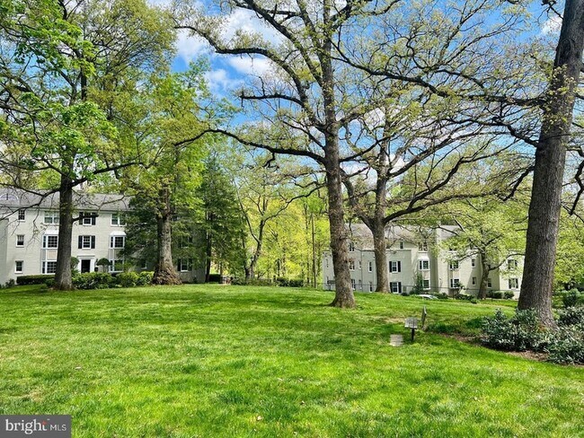 Building Photo - 706 S Arlington Mill Dr