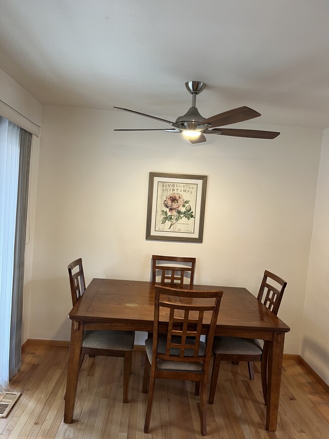 Building Photo - 820 Takena St SW