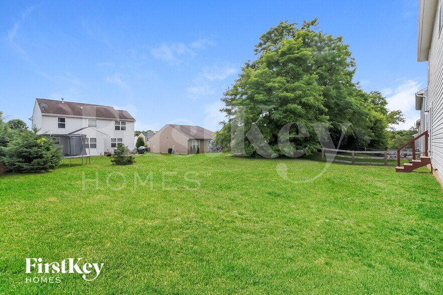 Building Photo - 4721 Megan Danielle Dr