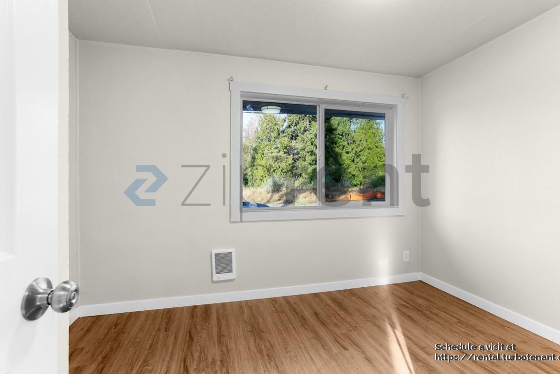 Building Photo - 1502 Kirkland Ave NE