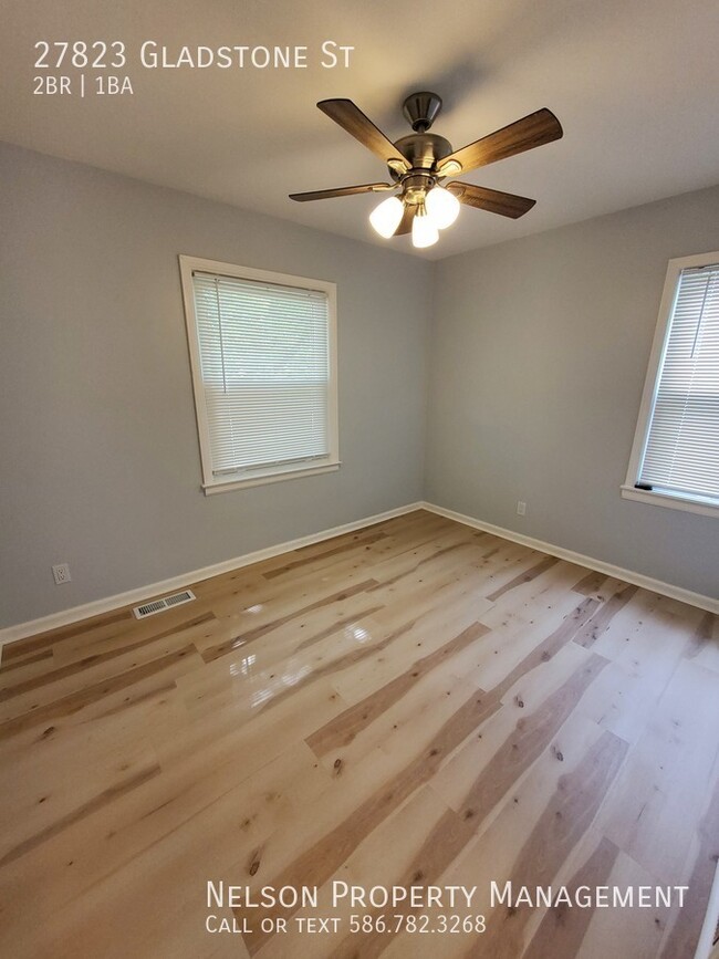 Building Photo - "2-Bedroom Gem with Granite Countertops & ...