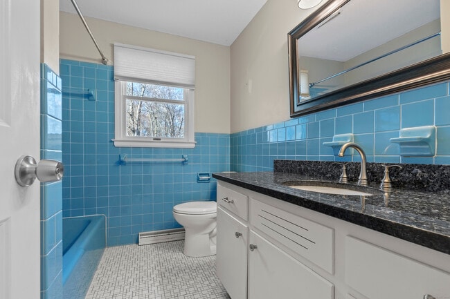 Building Photo - 127 Two Rod Hwy