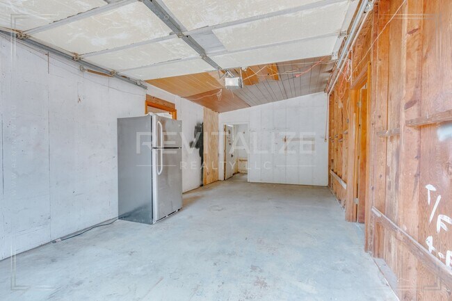 Building Photo - 3 Bed 2 Bath Gem in Midtown Mobile!!