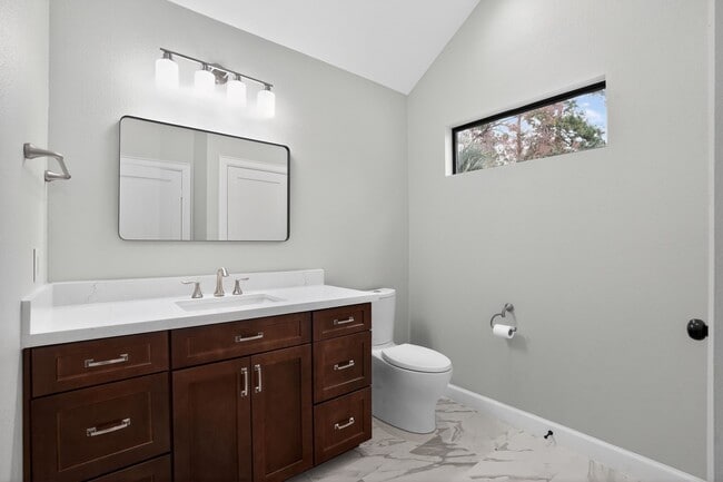 Building Photo - 6506 Jadecrest Dr