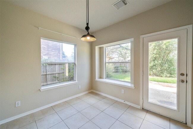 Building Photo - 8811 Sun Haven Ln