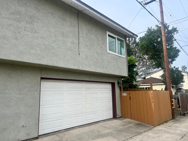 Building Photo - 4644 Larkspur St
