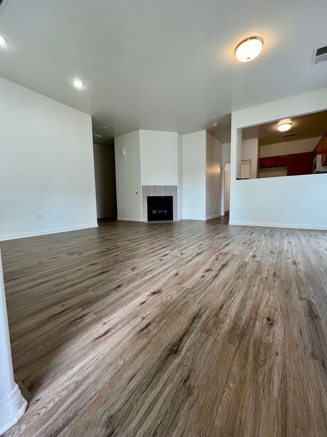 Building Photo - 708 Meadow Grove Ct