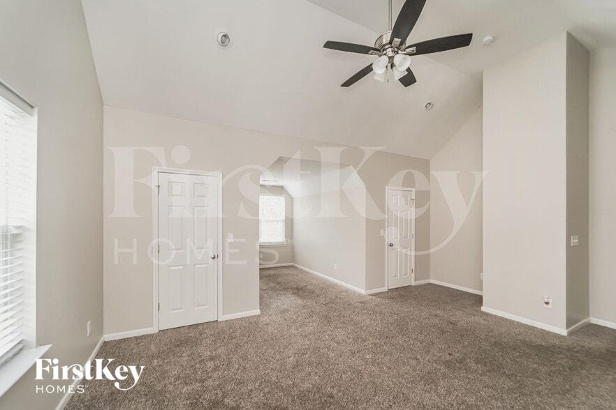 Building Photo - 5309 Kiev Dr
