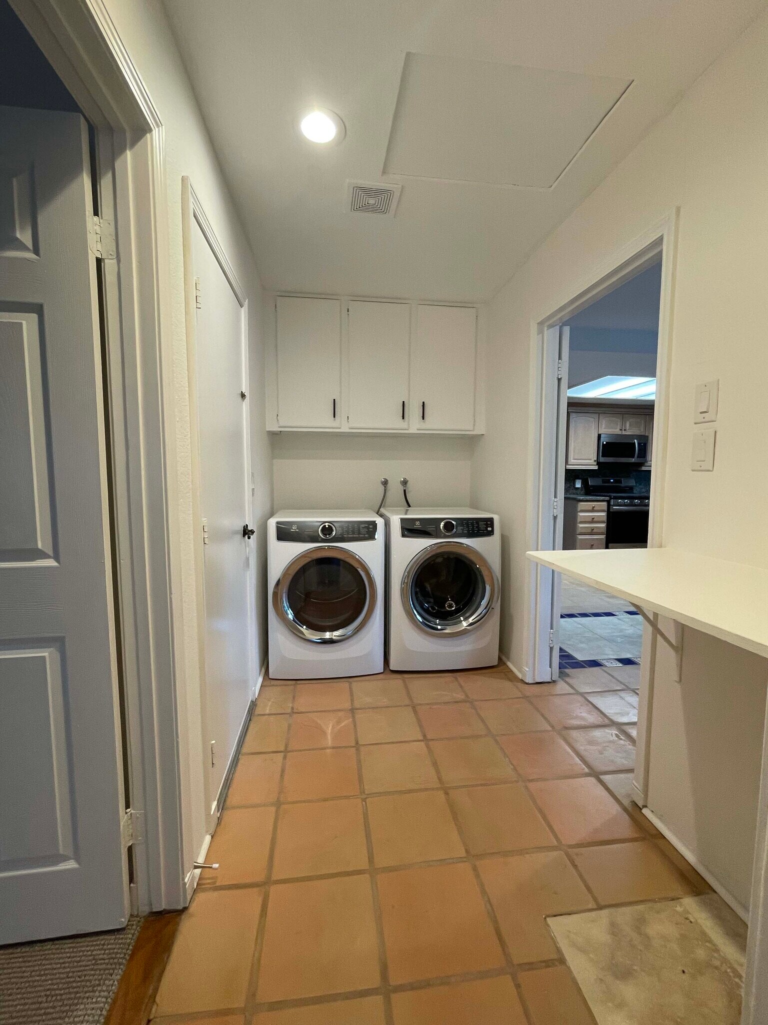 Building Photo - 25660 Allen Way