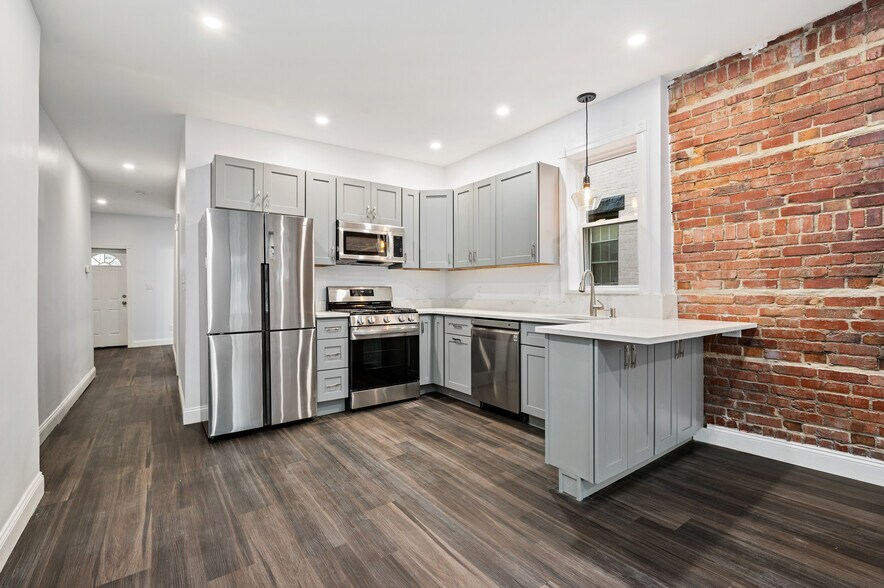 Building Photo - 318 Laurel St