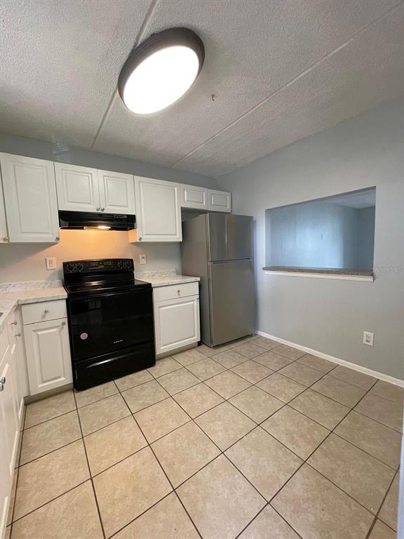 Building Photo - 2835 Somerset Park Dr