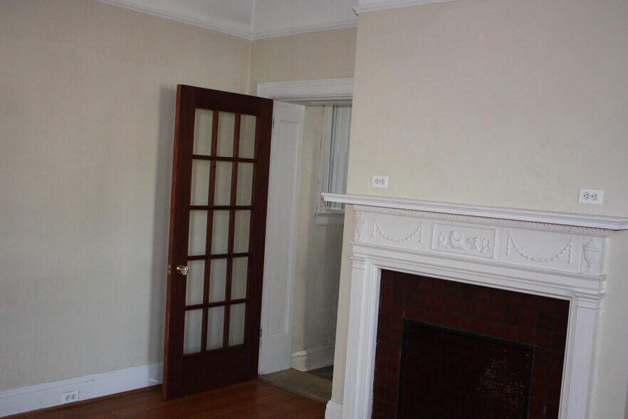 Building Photo - 3409 Greenway