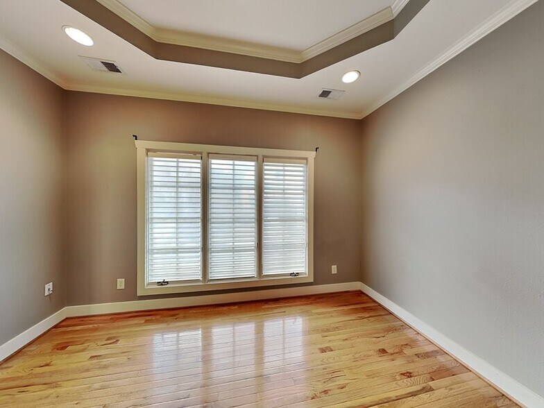 Building Photo - 2088 Eagle Ridge Dr