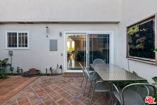 Building Photo - 6240 Tapia Dr