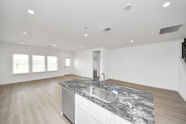Building Photo - 8550 Tropical Breeze Wy