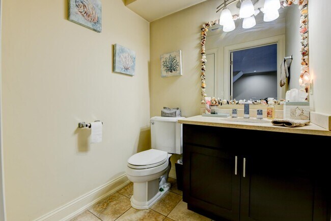 Building Photo - 1625 Paterson Plank Rd