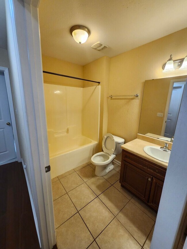 Building Photo - 552 Brooke Hampton Dr