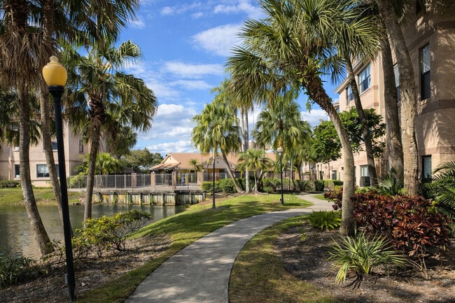 Building Photo - 2926 S University Dr