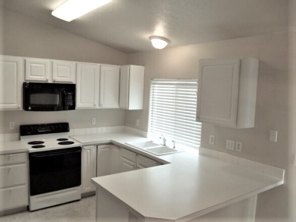 Building Photo - 1914 Cambridge St