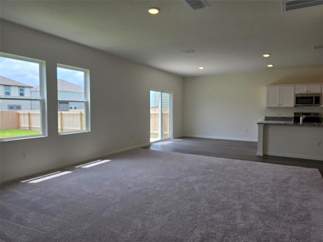 Building Photo - 145 Blazilmar Ln