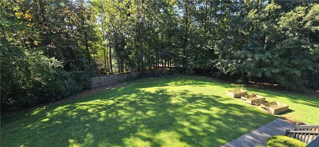 Building Photo - 303 Cacique Ct