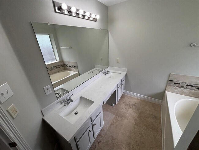 Building Photo - 15323 Geral Ln