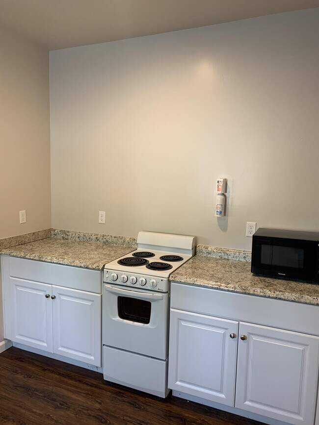 Building Photo - 13076 Ridge Rd