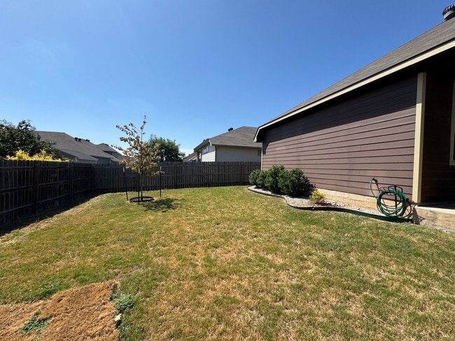 Building Photo - 3012 Samson Dr