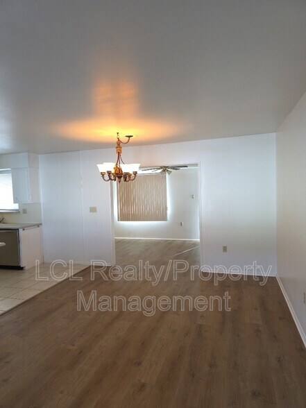 Building Photo - 26201 Fountain Bleu Dr