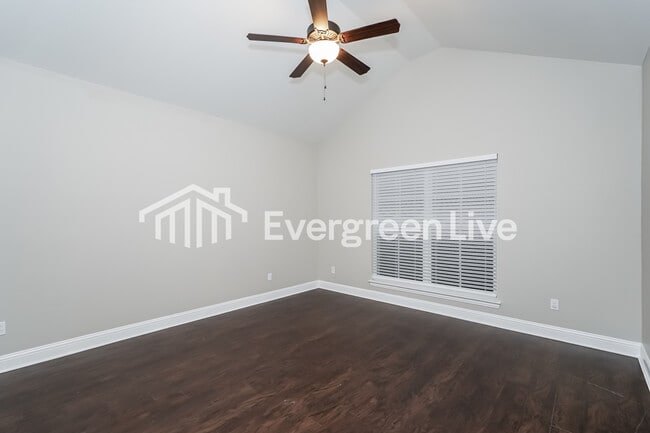 Building Photo - 612 E Parks Ave